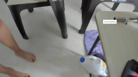 lillaa_ online show from October 2025 10:16:02 AM