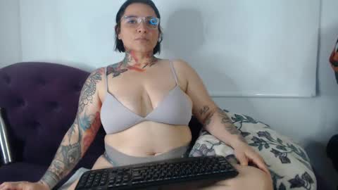 Snapshot of lillebbw_sweet chatting on September 2025 10:23:02 PM lille online show from September 2025 10:23:02 PM