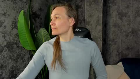 lillian_white1 online show from May 2026 12:50:01 AM