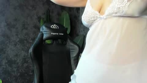 lillian_white1 online show from July 2026 12:57:01 AM
