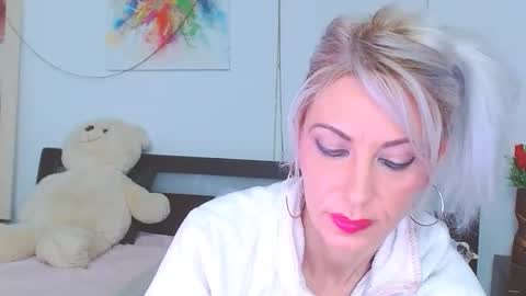 Lara online show from February 2026 12:48:02 AM