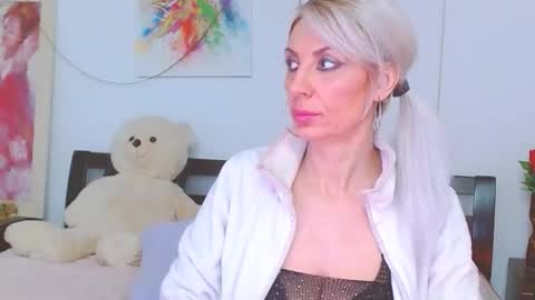 Lara online show from February 2026 08:13:01 AM