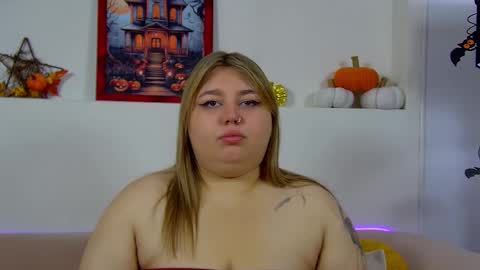 Snapshot of lillianhaig chatting on November 2025 06:38:02 AM LillianHaig online show from November 2025 06:38:02 AM