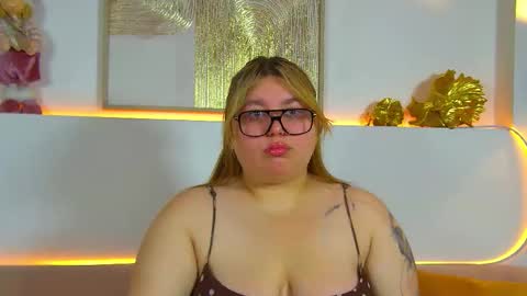 Snapshot of lillianhaig chatting on December 2025 06:43:01 AM LillianHaig online show from December 2025 06:43:01 AM