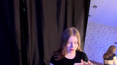 Snapshot of lillie_berry chatting on October 2025 04:43:01 AM lillie_berry online show from October 2025 04:43:01 AM