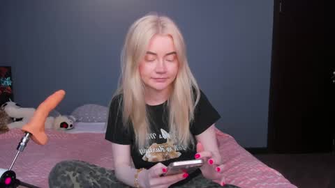 lillie_berry online show from May 2026 05:34:02 AM
