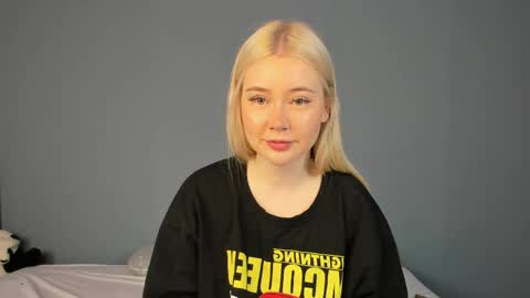 lillie_berry online show from May 2026 04:30:02 AM