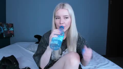lillie_berry online show from June 2026 04:27:01 AM
