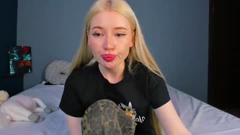 lillie_berry online show from June 2026 05:19:02 AM