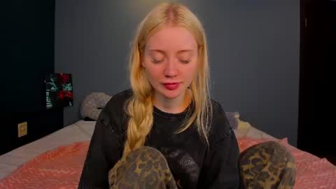 lillie_berry online show from July 2026 05:09:02 AM