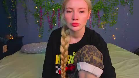 lillie_berry online show from July 2026 04:16:01 AM