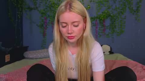 lillie_berry online show from July 2026 04:43:02 AM
