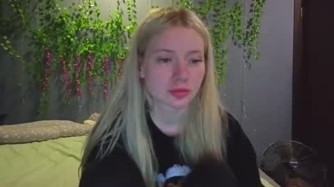 lillie_berry online show from July 2026 04:54:02 AM