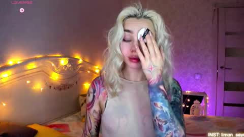 Snapshot of lillimooore chatting on March 2026 11:07:02 PM LilliMoore online show from March 2026 11:07:02 PM