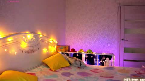 Snapshot of lillimooore chatting on March 2026 11:31:01 PM LilliMoore online show from March 2026 11:31:01 PM