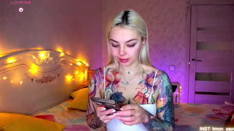 Snapshot of lillimooore chatting on March 2026 11:22:01 PM LilliMoore online show from March 2026 11:22:01 PM