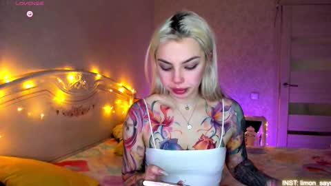 Snapshot of lillimooore chatting on March 2026 11:08:02 PM LilliMoore online show from March 2026 11:08:02 PM