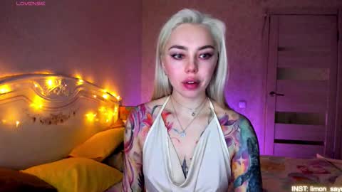 Snapshot of lillimooore chatting on March 2026 11:32:01 PM LilliMoore online show from March 2026 11:32:01 PM