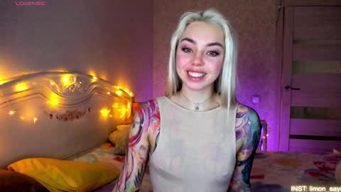 Snapshot of lillimooore chatting on March 2026 11:10:02 PM LilliMoore online show from March 2026 11:10:02 PM