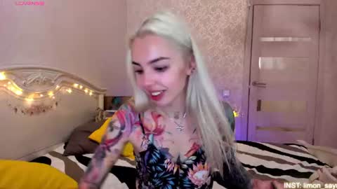LilliMoore online show from June 2026 04:08:01 AM