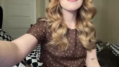 lilly_adams88 online show from June 2026 02:45:02 AM