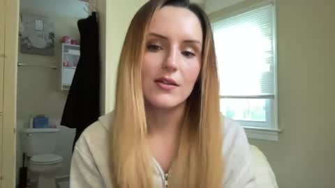 lilly_adams88 online show from June 2026 11:18:01 PM