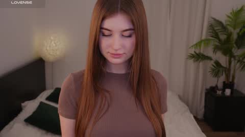 Lilly Colins online show from January 2025 06:19:02 PM