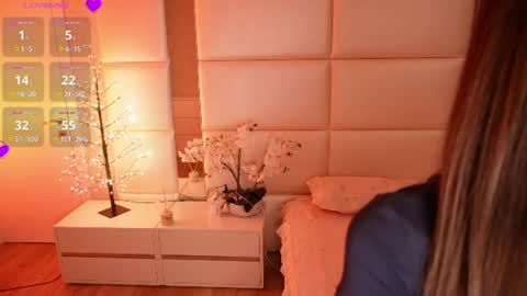 Lilly Colins online show from June 2026 08:26:02 PM