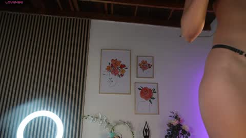 Snapshot of lilly_dollss chatting on May 2026 01:05:02 PM Sofia online show from May 2026 01:05:02 PM