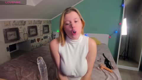 Lilly Depp online show from December 2024 09:28:01 PM