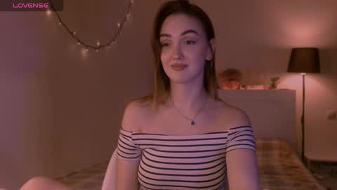 Snapshot of lillyfarey chatting on October 2025 07:33:01 PM LillyFarey online show from October 2025 07:33:01 PM