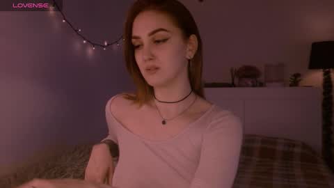 Snapshot of lillyfarey chatting on November 2025 08:25:02 PM LillyFarey online show from November 2025 08:25:02 PM