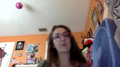 hi guys im back on here 3 online show from April 2026 08:59:02 PM