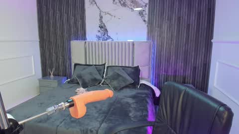 Lilly Ortiz online show from February 2025 08:54:01 PM