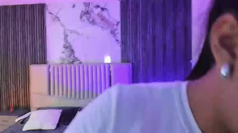 Lilly Ortiz online show from September 2025 07:14:02 PM