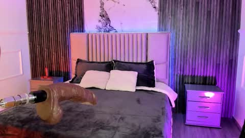 Lilly Ortiz online show from October 2025 07:58:02 PM