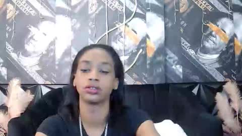 lilmissbaddiexxx online show from December 2025 04:38:01 PM