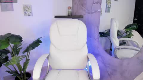  Lilo  online show from April 2026 08:48:01 PM