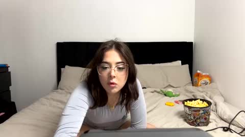 Roxy online show from February 2025 02:19:02 AM