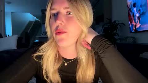Ava online show from April 2026 02:10:02 PM