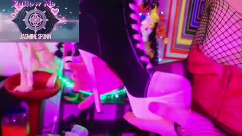 Snapshot of liltrannyslut chatting on October 2025 06:19:02 AM jasmine spunn online show from October 2025 06:19:02 AM