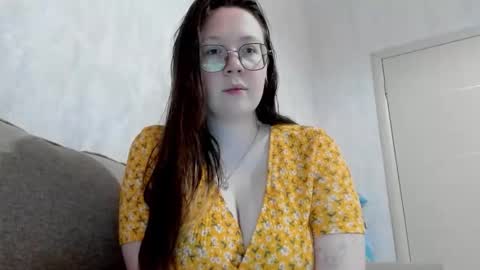 Lily Chays online show from October 2025 05:24:02 PM