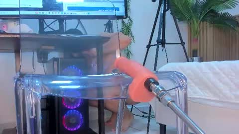 lily_cole27 online show from June 2026 01:15:01 PM