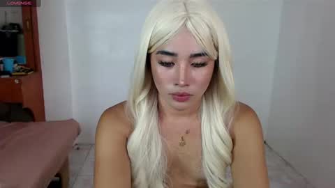 Snapshot of lily_darling chatting on October 2025 05:21:02 AM Lily Darling online show from October 2025 05:21:02 AM