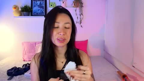 just lily online show from November 2025 11:48:02 PM