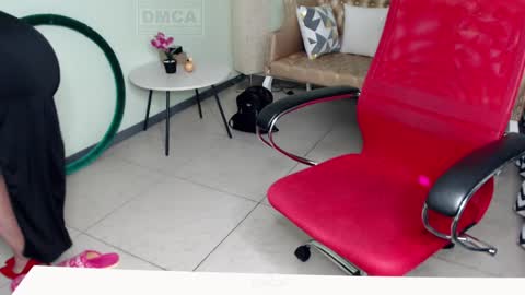 Snapshot of lily_flower7_ chatting on January 2025 12:41:01 PM Lily online show from January 2025 12:41:01 PM