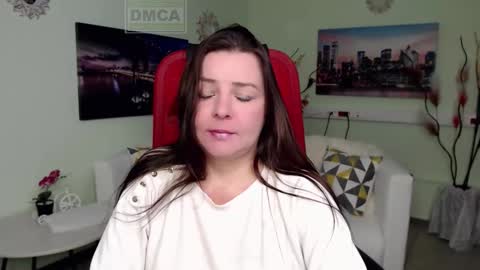 Lily online show from December 2025 07:25:01 AM