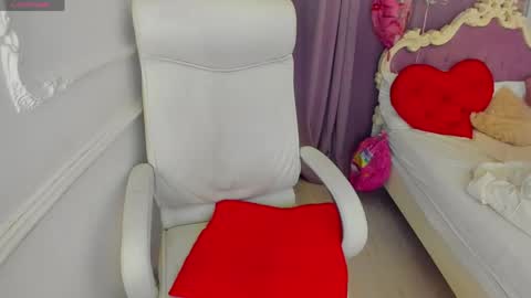 Snapshot of lily_merlin chatting on April 2026 07:25:02 AM Lily online show from April 2026 07:25:02 AM