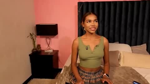 Snapshot of lily_miiller chatting on September 2025 09:14:02 PM Lily Miiller online show from September 2025 09:14:02 PM