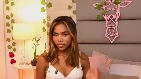 Snapshot of lily_miiller chatting on October 2025 07:45:02 PM Lily Miiller online show from October 2025 07:45:02 PM